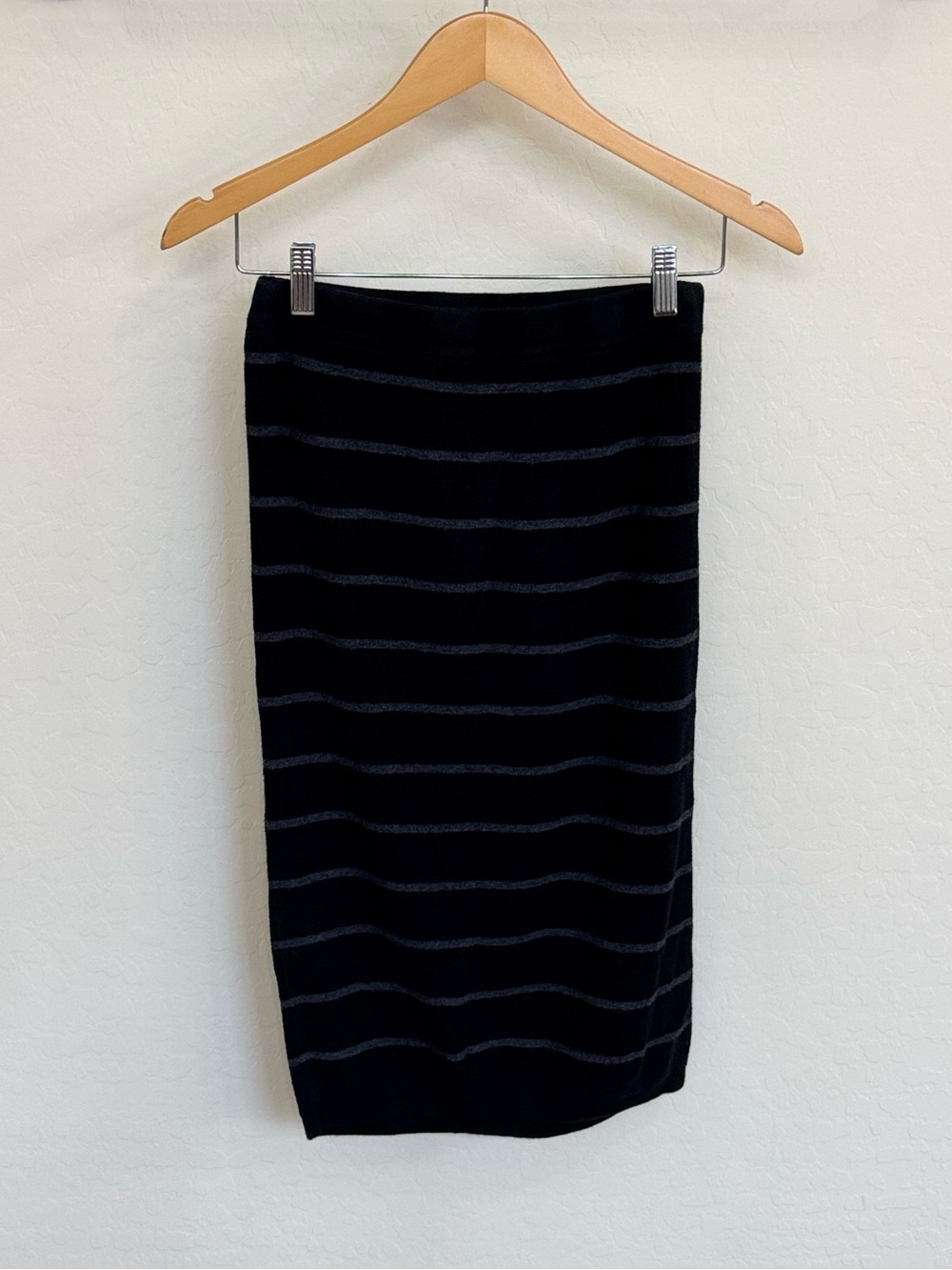 Max Studio Black Gray Striped Knit Midi Skirt Size S Cotton Rayon Fall Elastic